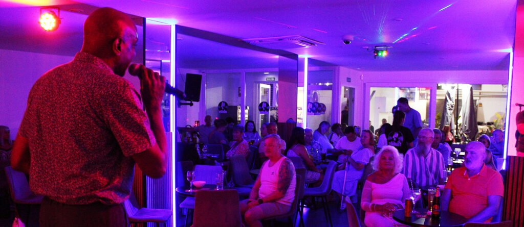 live singers every night tenerife